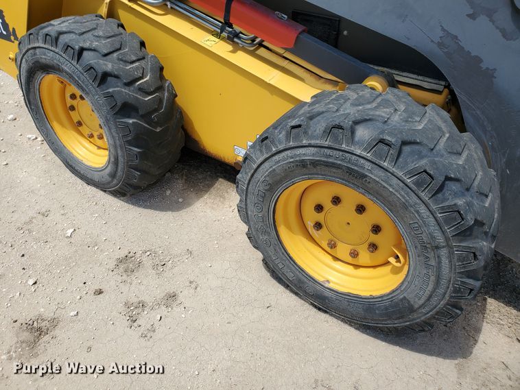 image for item IX9925 2014 Volvo MC 115C  skid steer loader