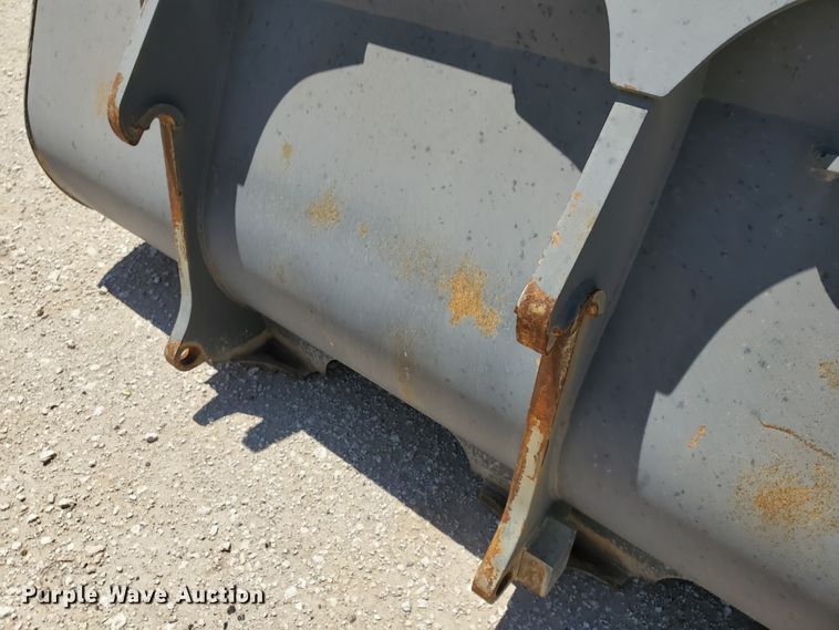 image for item IX9939 Rockland LB  108"W bucket