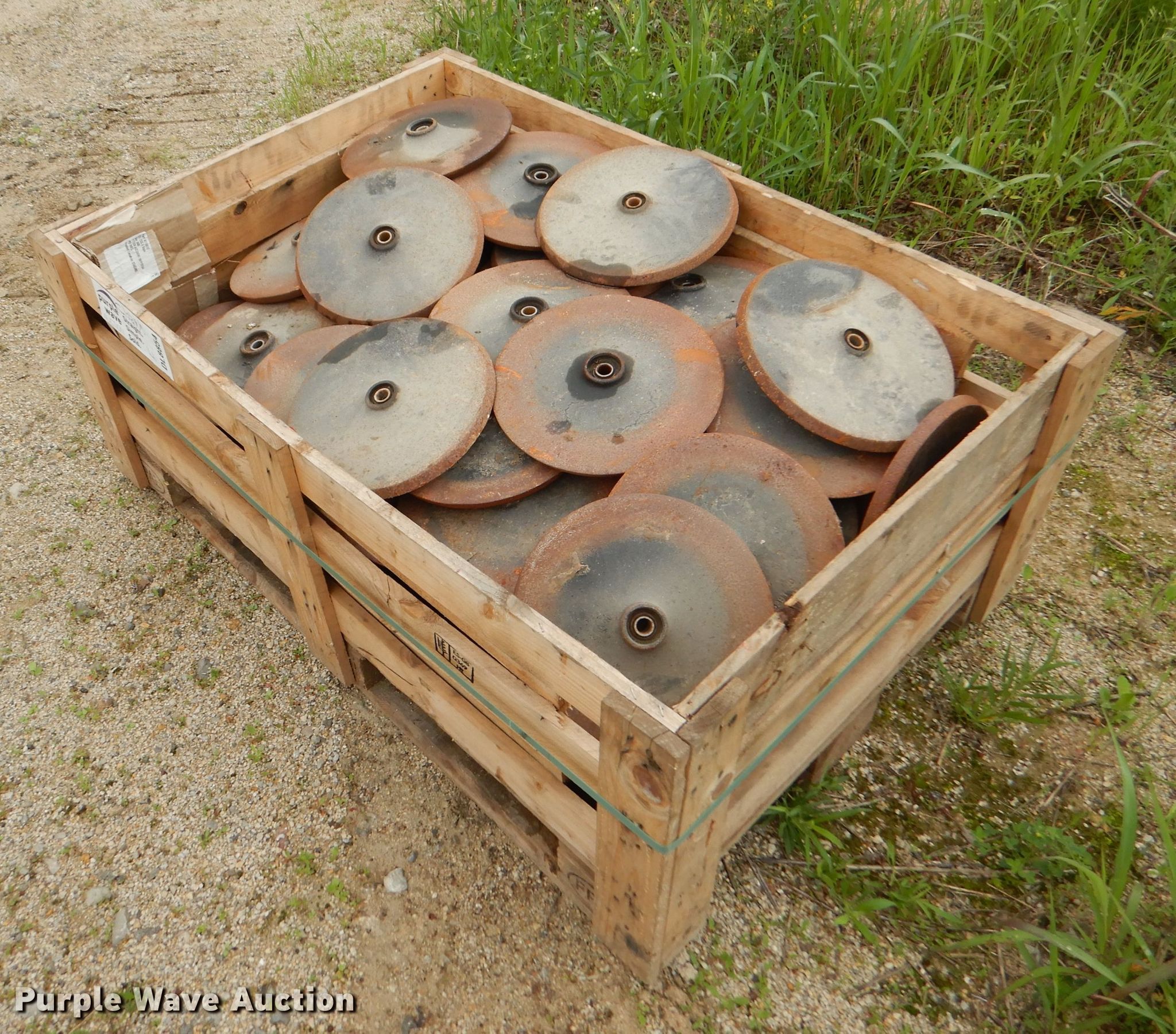 Approximately 72 cast iron closing wheels in Bucyrus, KS Item DL8854 sold Purple Wave