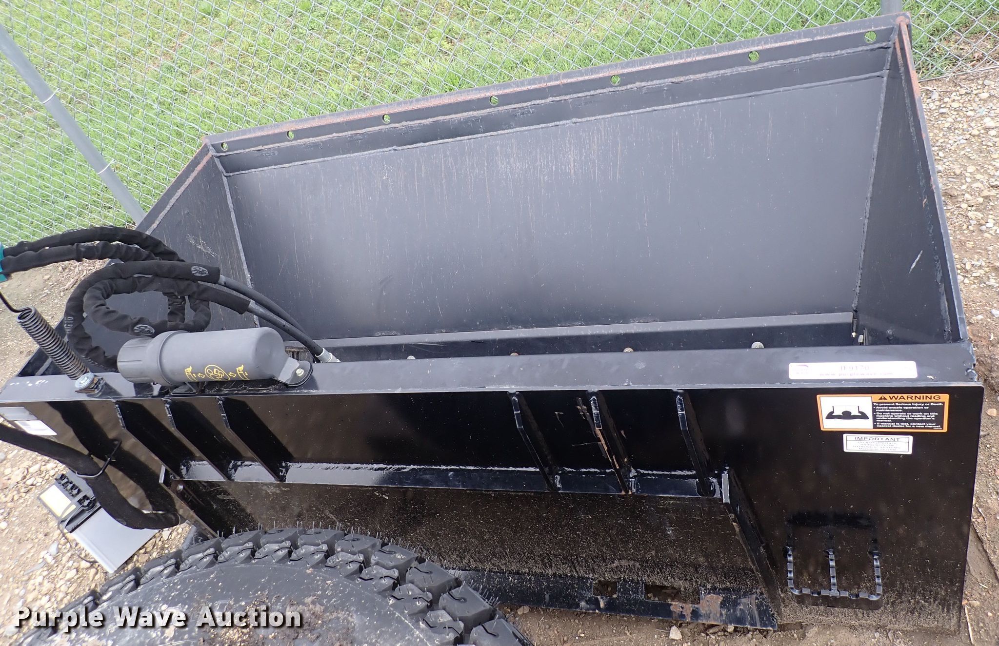 2017 John Deere SA72 72"W skid steer side discharge bucket in Wichita