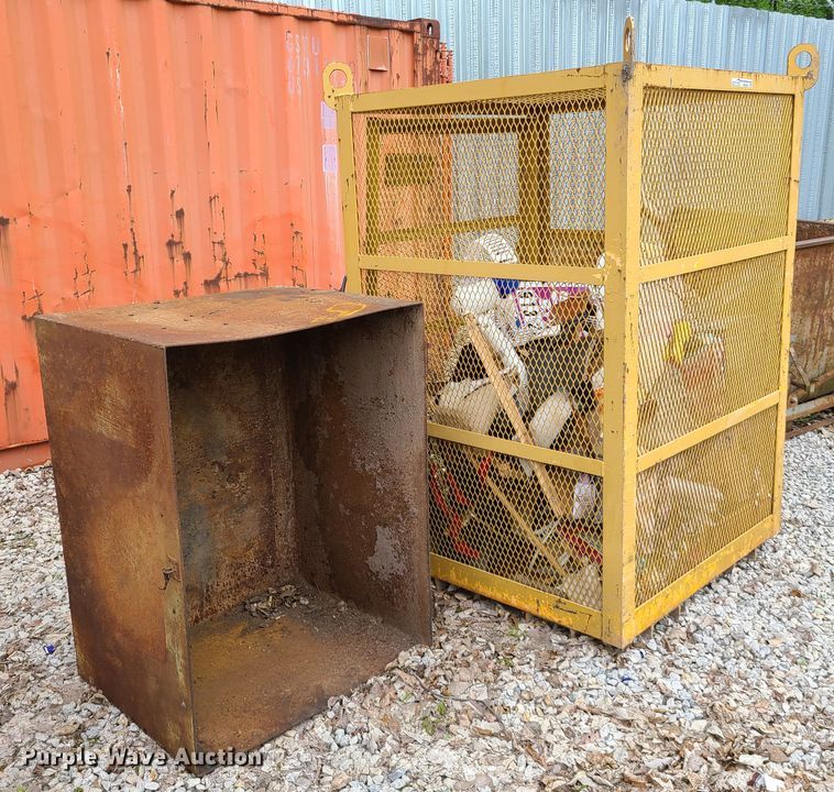 (2) storage containers in Kansas City, MO Item HM9850 sold Purple Wave