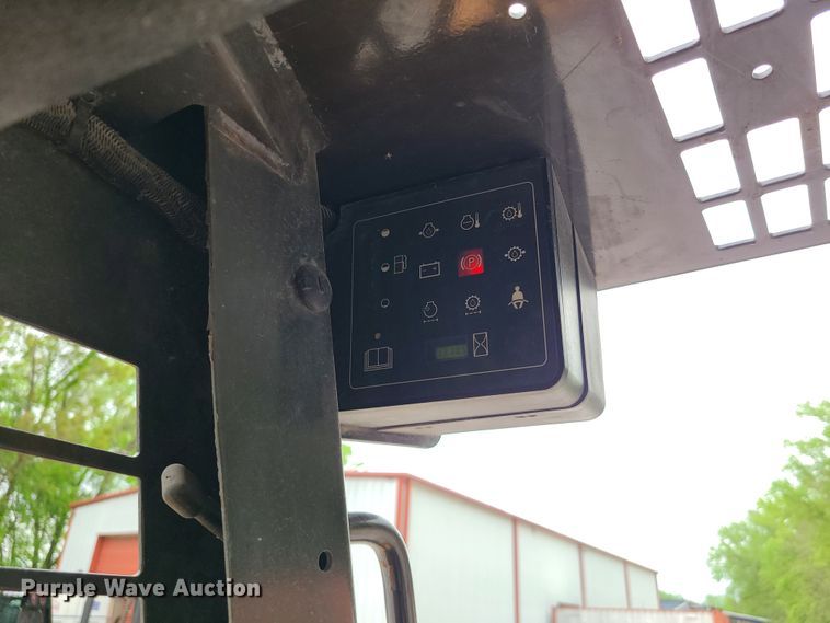 image for item HM9866 2002 Case 60XT  skid steer loader