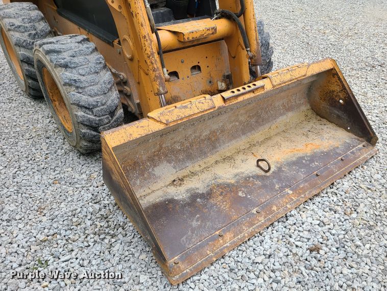 image for item HM9866 2002 Case 60XT  skid steer loader
