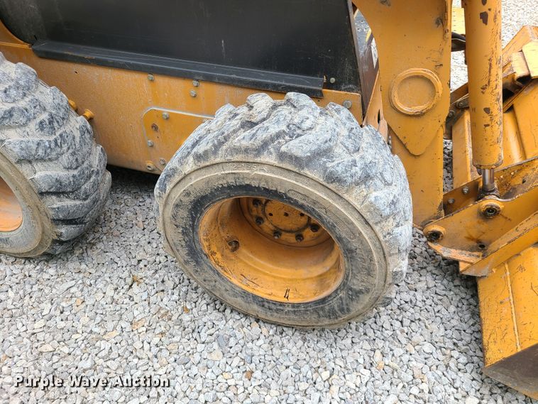 image for item HM9866 2002 Case 60XT  skid steer loader