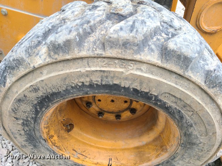 image for item HM9866 2002 Case 60XT  skid steer loader