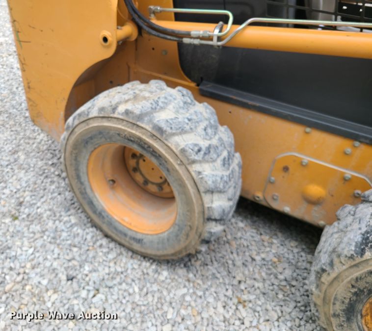 image for item HM9866 2002 Case 60XT  skid steer loader