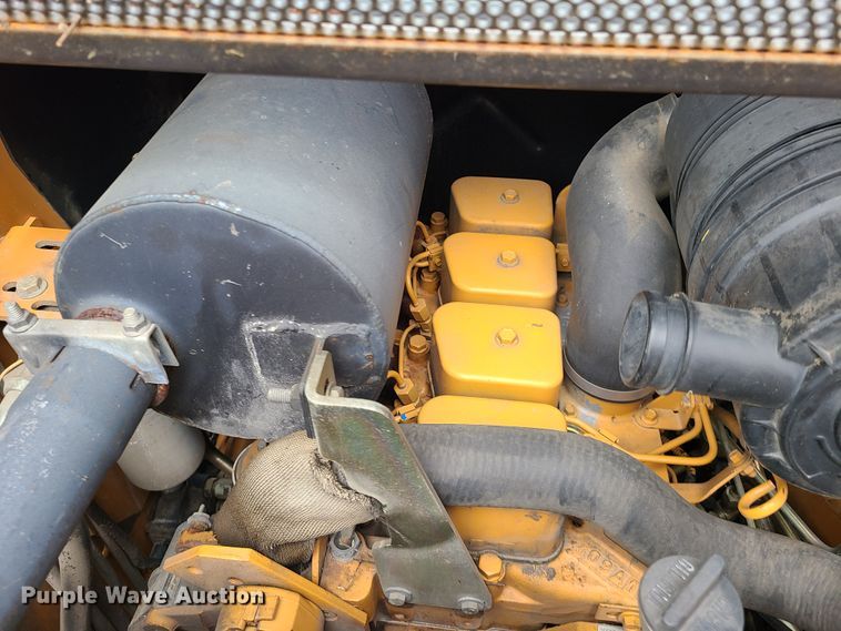 image for item HM9866 2002 Case 60XT  skid steer loader