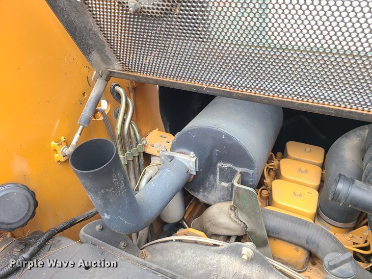 image for item HM9866 2002 Case 60XT  skid steer loader