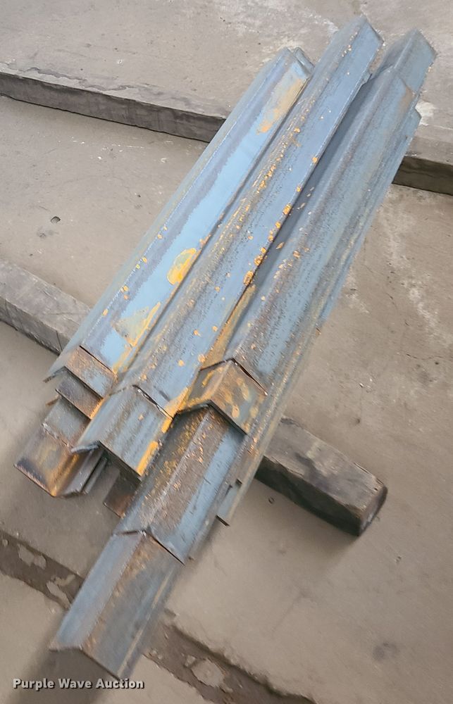 image for item HM9873 Assorted angle iron