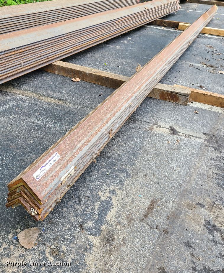 Building materials in Kansas City, MO Item HM9984 sold Purple Wave