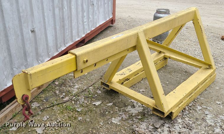 image for item IQ9156 Forklift extendable boom