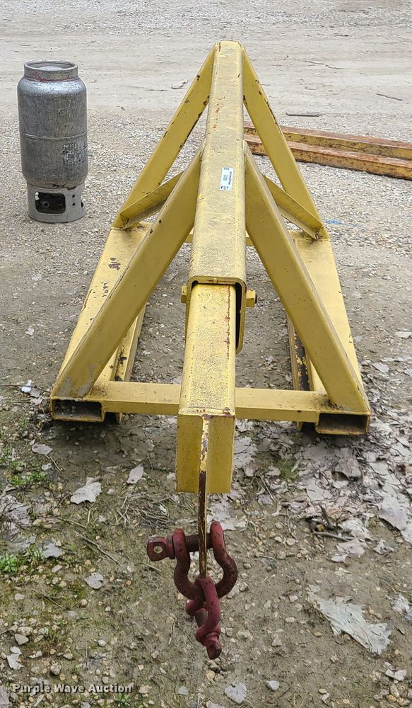 image for item IQ9156 Forklift extendable boom