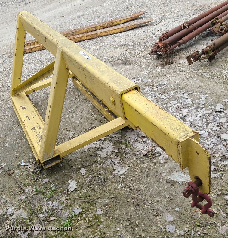 image for item IQ9156 Forklift extendable boom