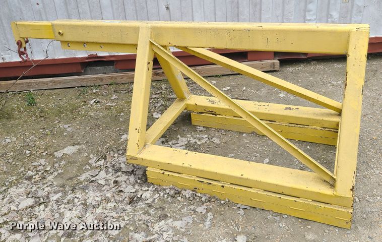 image for item IQ9156 Forklift extendable boom