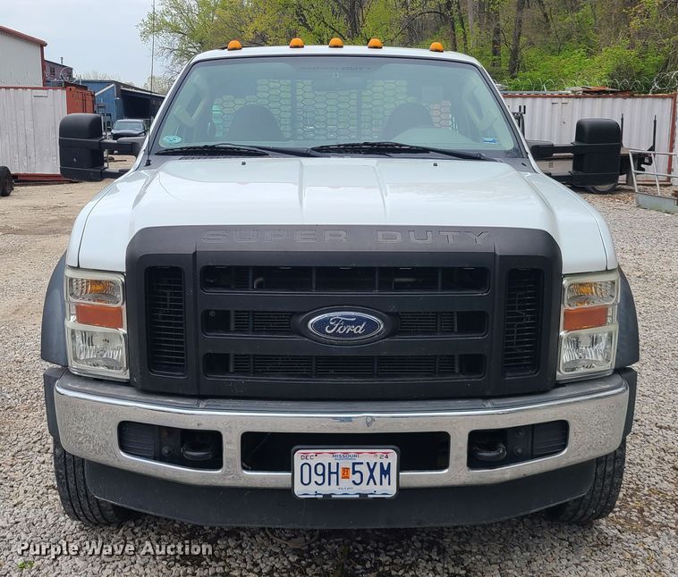 image for item IQ9174 2010 Ford F450 Super Duty  flatbed truck