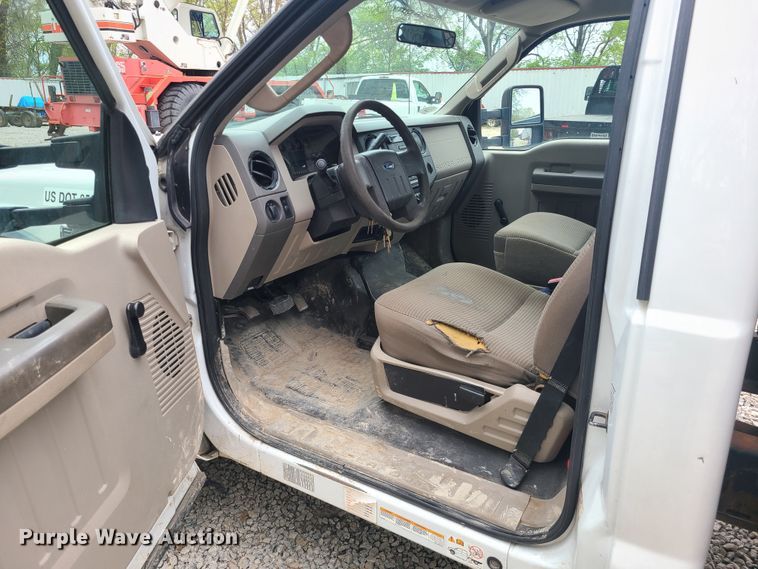 image for item IQ9174 2010 Ford F450 Super Duty  flatbed truck