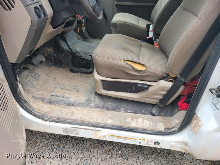 image for item IQ9174 2010 Ford F450 Super Duty  flatbed truck