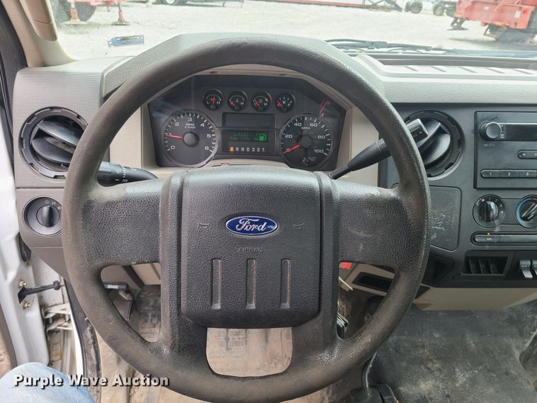 image for item IQ9174 2010 Ford F450 Super Duty  flatbed truck