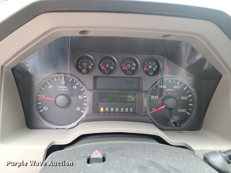 image for item IQ9174 2010 Ford F450 Super Duty  flatbed truck