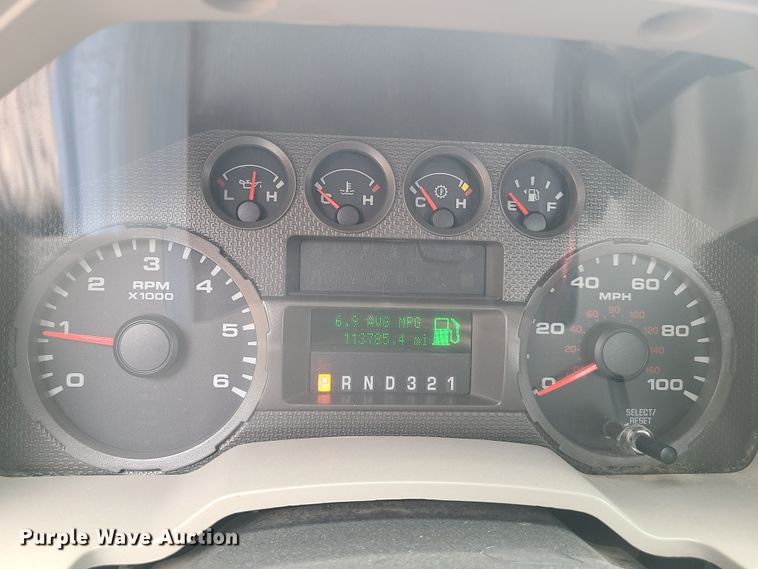 image for item IQ9174 2010 Ford F450 Super Duty  flatbed truck