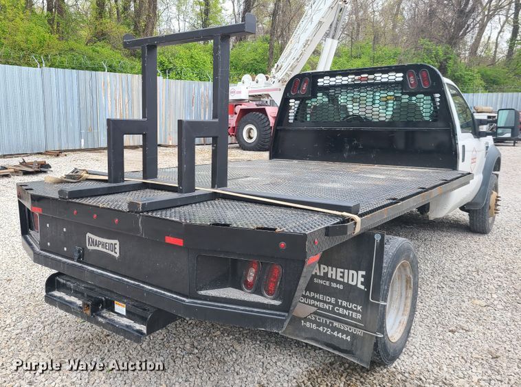 image for item IQ9174 2010 Ford F450 Super Duty  flatbed truck