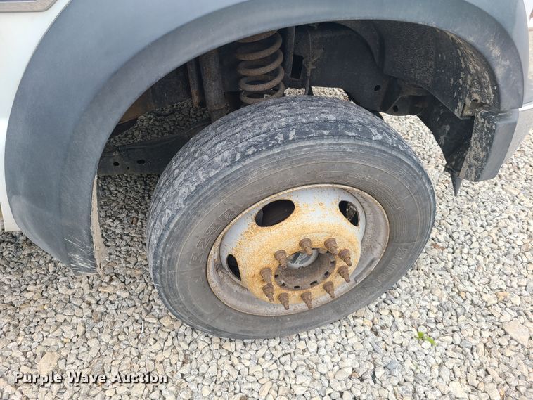 image for item IQ9174 2010 Ford F450 Super Duty  flatbed truck