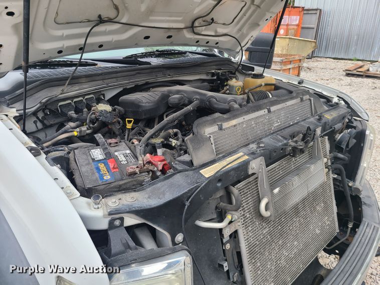 image for item IQ9174 2010 Ford F450 Super Duty  flatbed truck