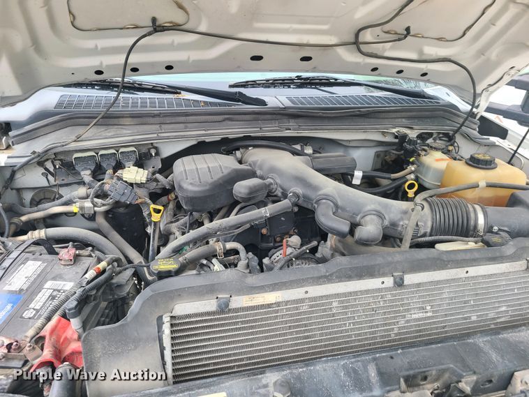 image for item IQ9174 2010 Ford F450 Super Duty  flatbed truck