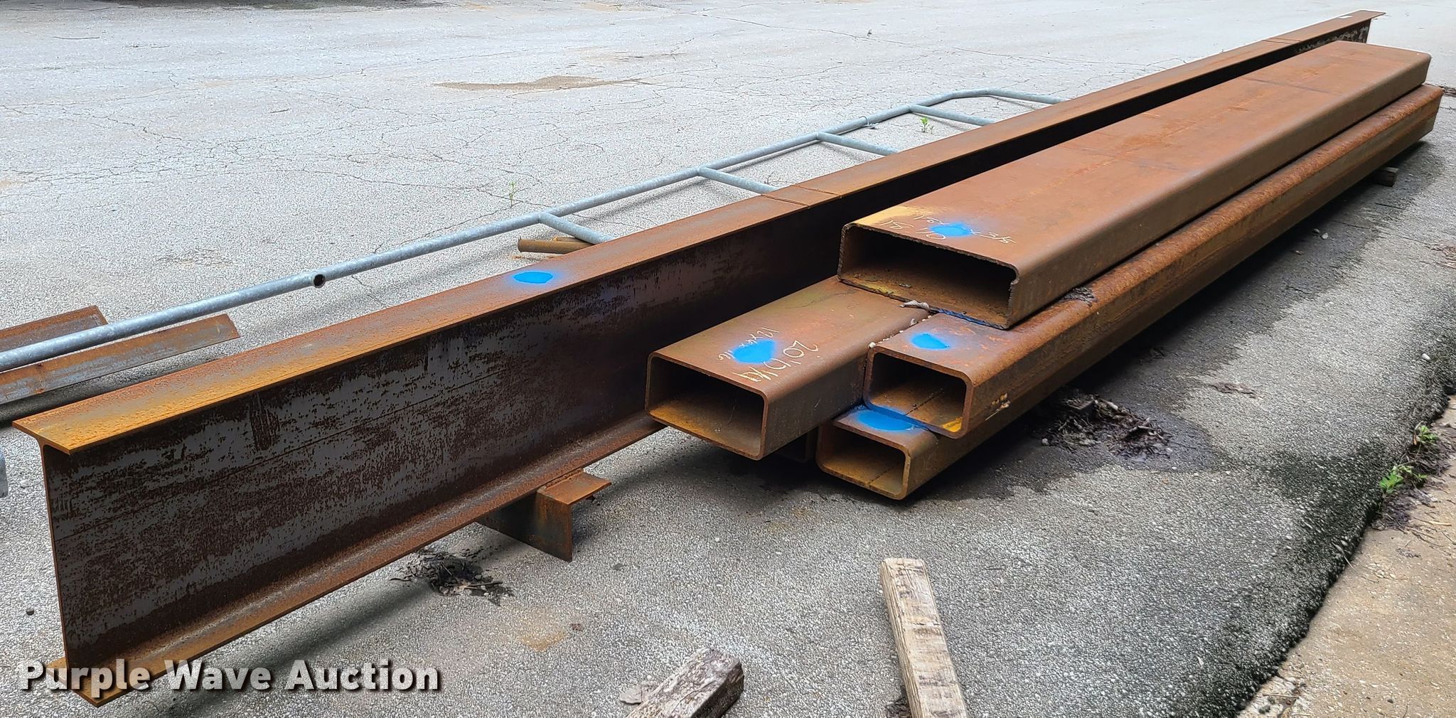 Building materials in Kansas City, MO Item HM9966 sold Purple Wave