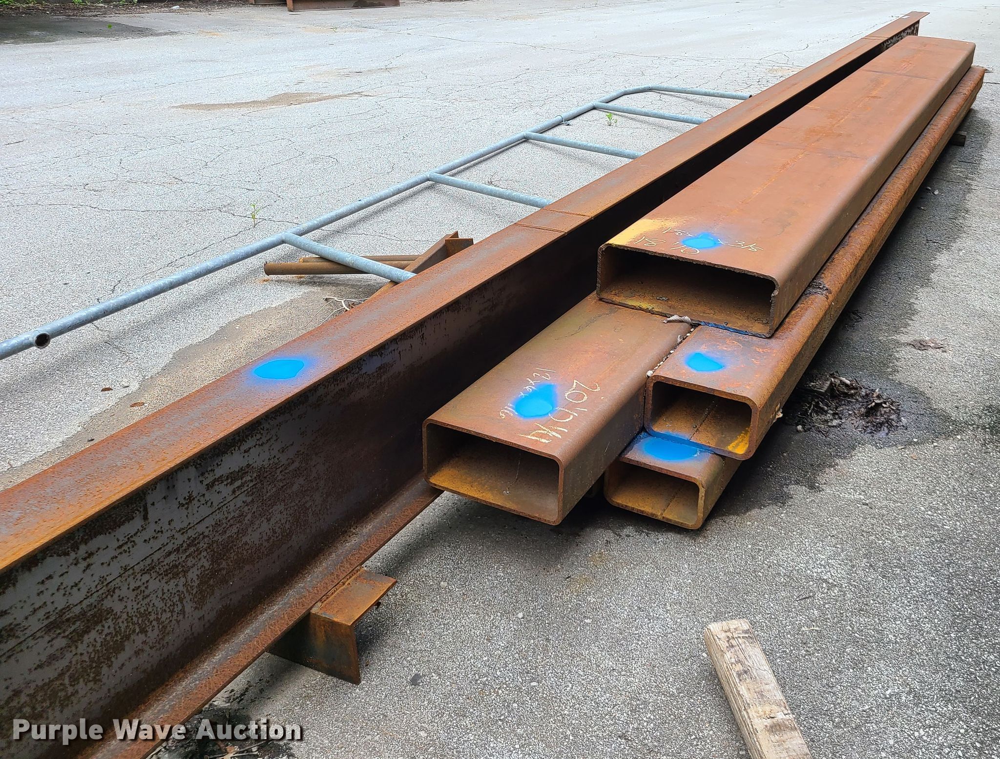 Building materials in Kansas City, MO Item HM9966 sold Purple Wave