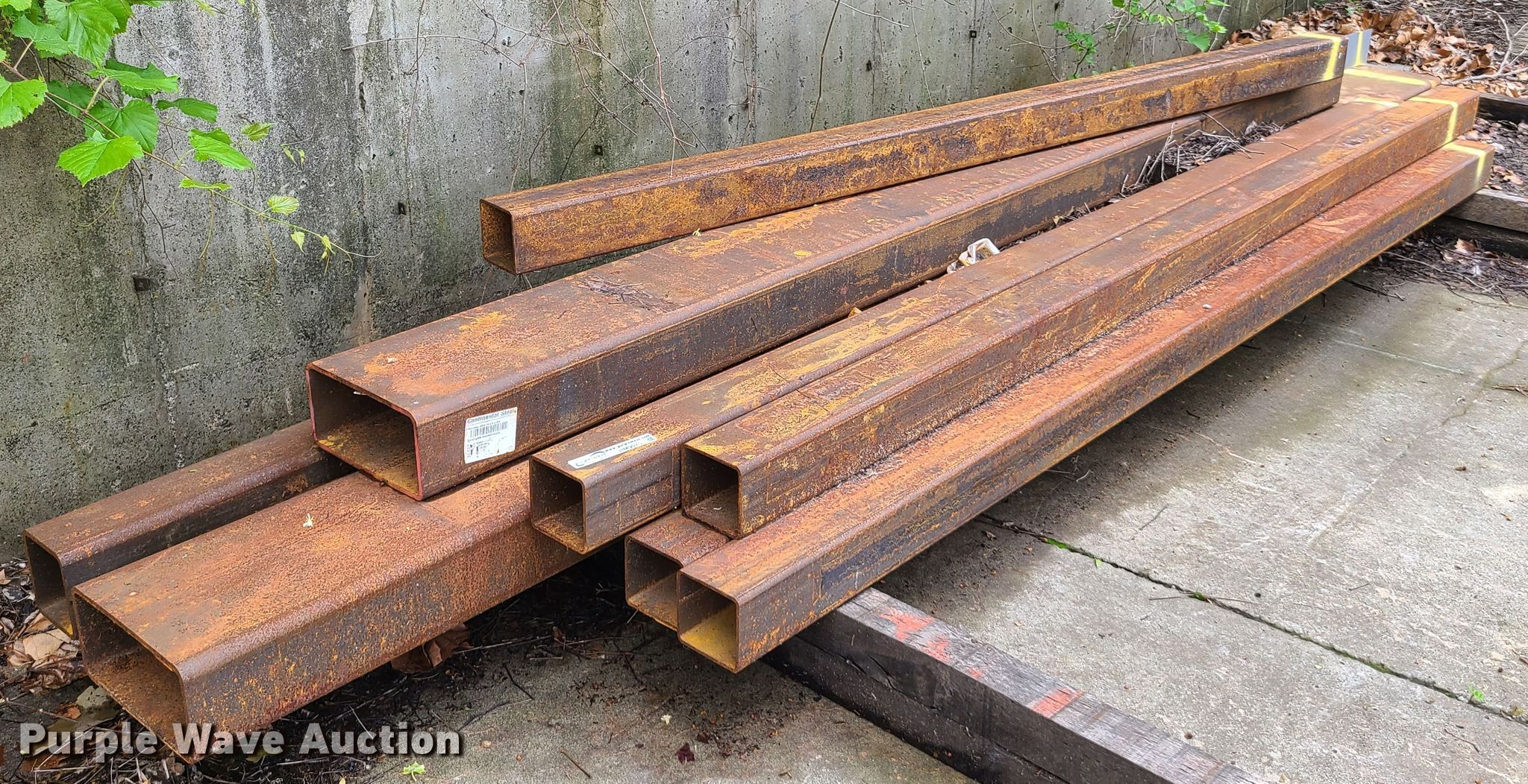 Building materials in Kansas City, MO Item HM9975 sold Purple Wave