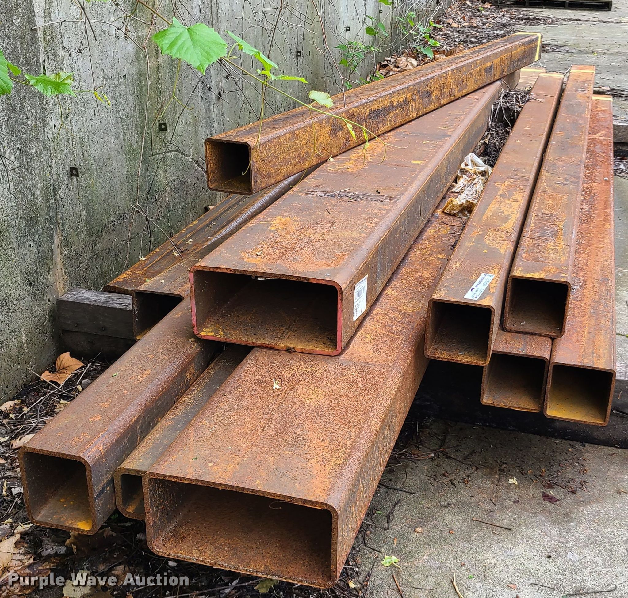 Building materials in Kansas City, MO Item HM9975 sold Purple Wave