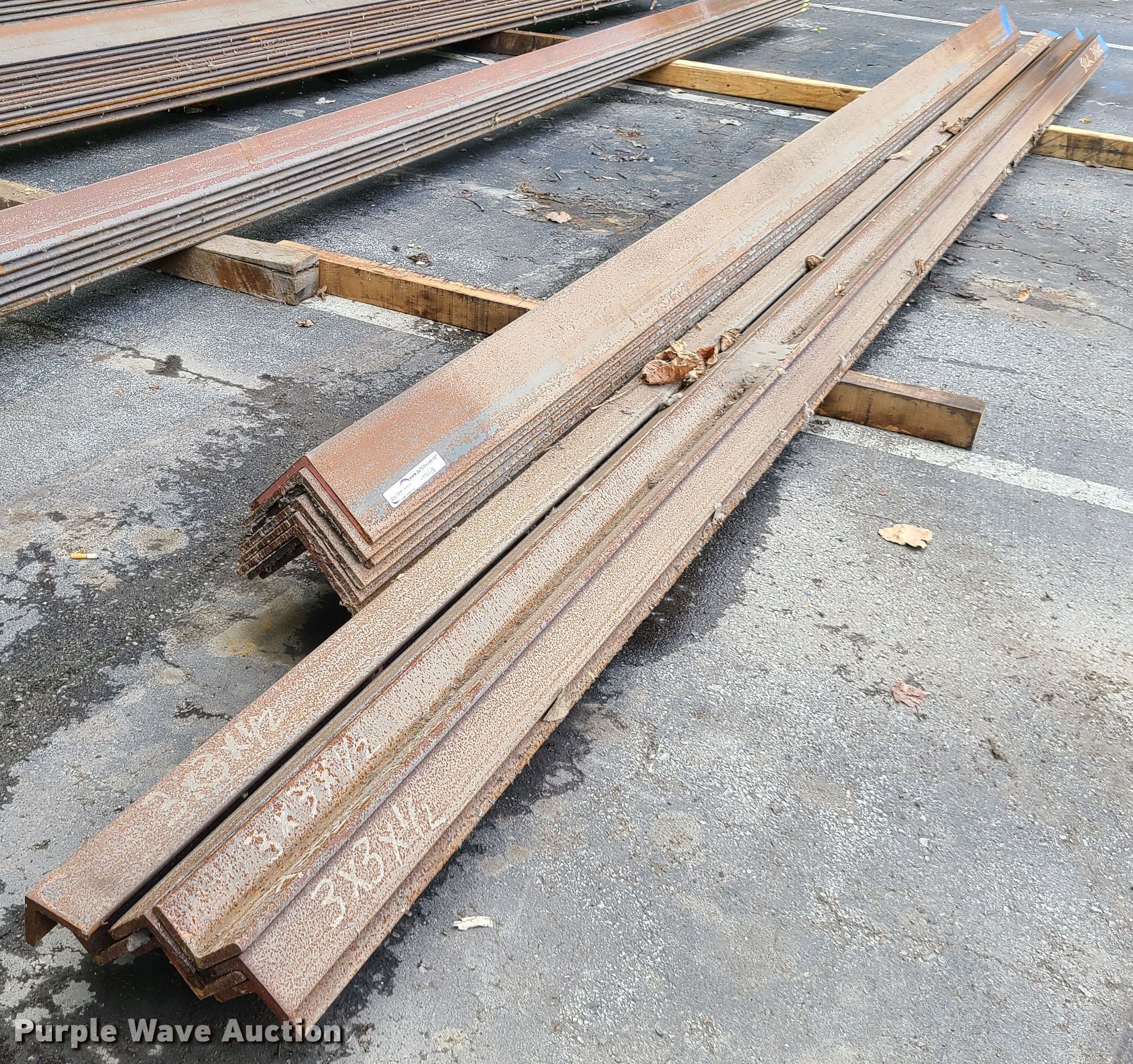 Building materials in Kansas City, MO Item HM9989 sold Purple Wave