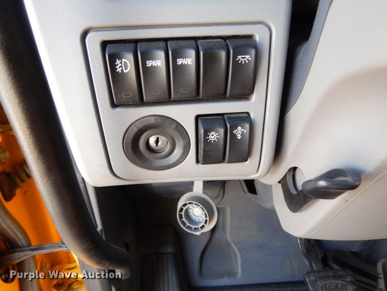 image for item DC2087 2016 Peterbilt 579  semi truck