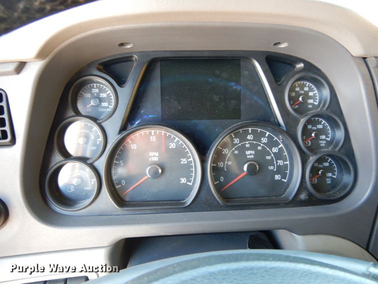 image for item DC2087 2016 Peterbilt 579  semi truck