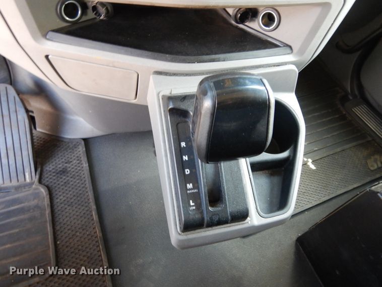 image for item DC2087 2016 Peterbilt 579  semi truck