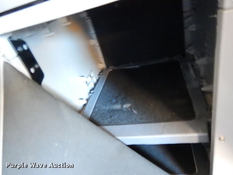 image for item DC2087 2016 Peterbilt 579  semi truck