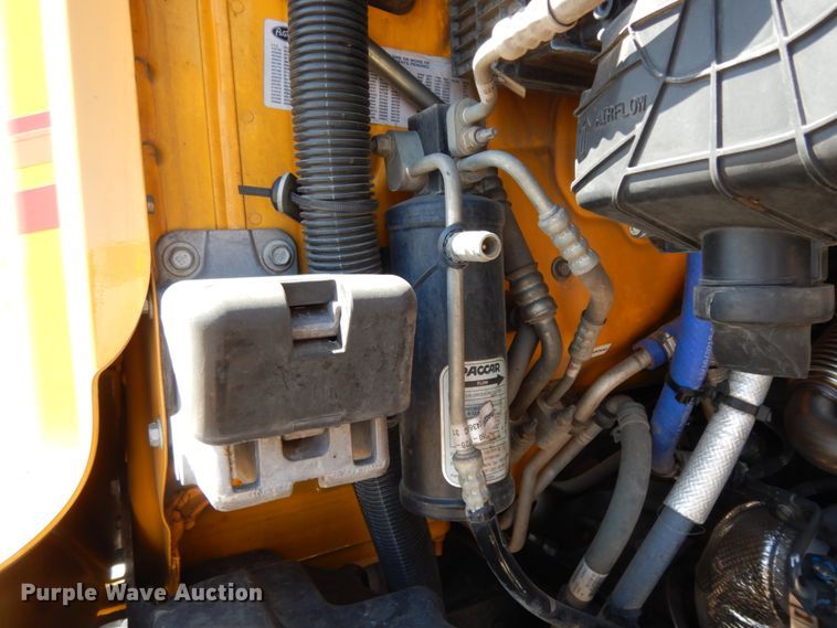 image for item DC2087 2016 Peterbilt 579  semi truck