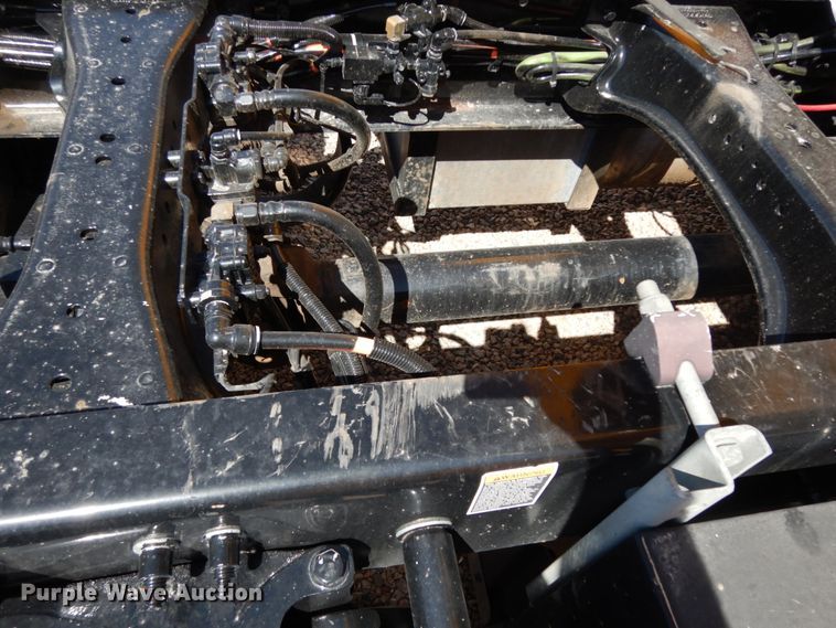 image for item DC2087 2016 Peterbilt 579  semi truck