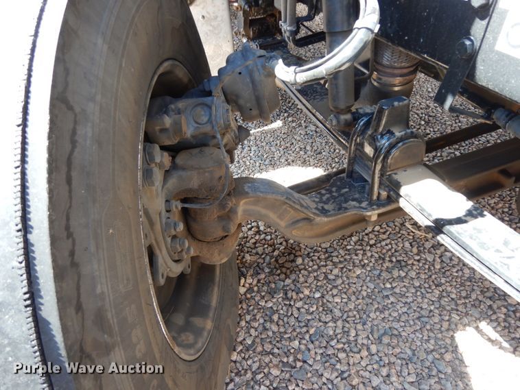 image for item DC2087 2016 Peterbilt 579  semi truck