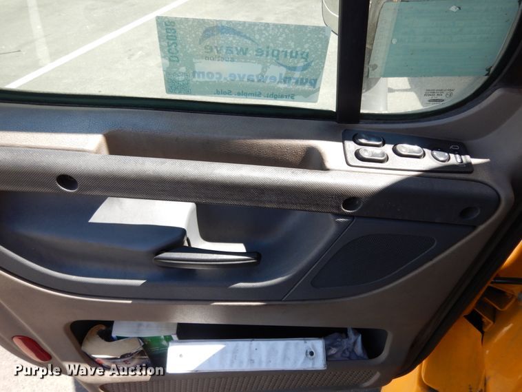 image for item DC2088 2016 Freightliner Cascadia 125  semi truck