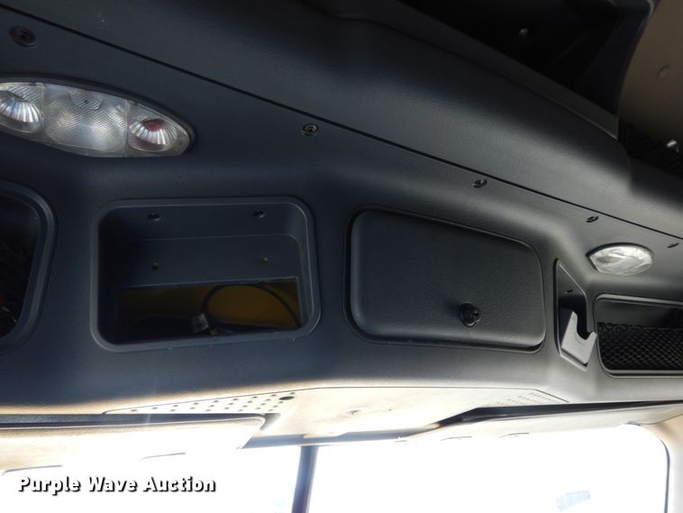 image for item DC2088 2016 Freightliner Cascadia 125  semi truck