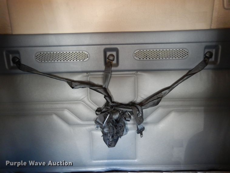 image for item DC2088 2016 Freightliner Cascadia 125  semi truck