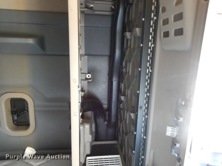 image for item DC2088 2016 Freightliner Cascadia 125  semi truck