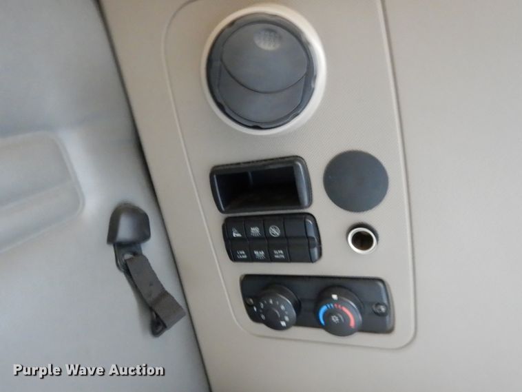 image for item DC2088 2016 Freightliner Cascadia 125  semi truck