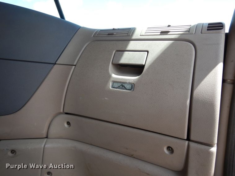 image for item DC2088 2016 Freightliner Cascadia 125  semi truck