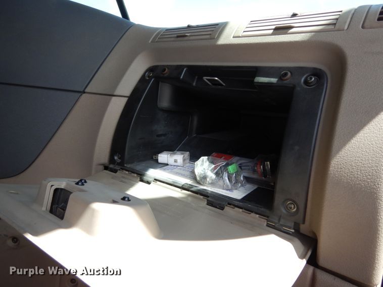 image for item DC2088 2016 Freightliner Cascadia 125  semi truck