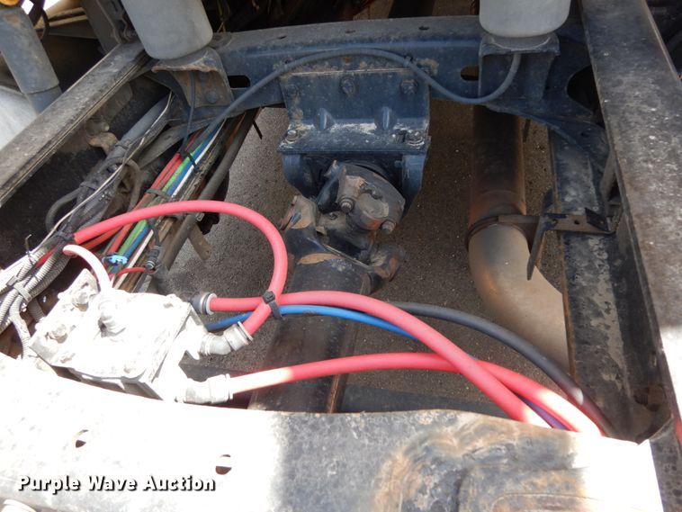 image for item DC2088 2016 Freightliner Cascadia 125  semi truck