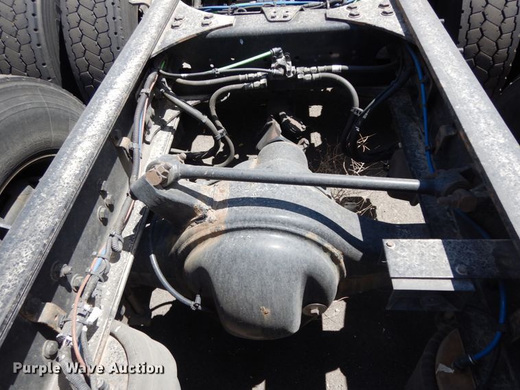 image for item DC2088 2016 Freightliner Cascadia 125  semi truck