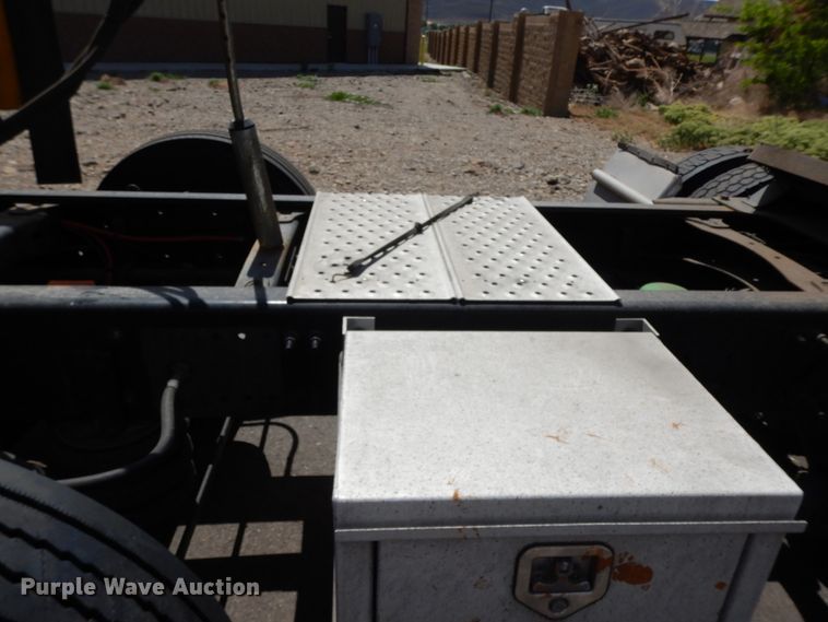 image for item DC2088 2016 Freightliner Cascadia 125  semi truck